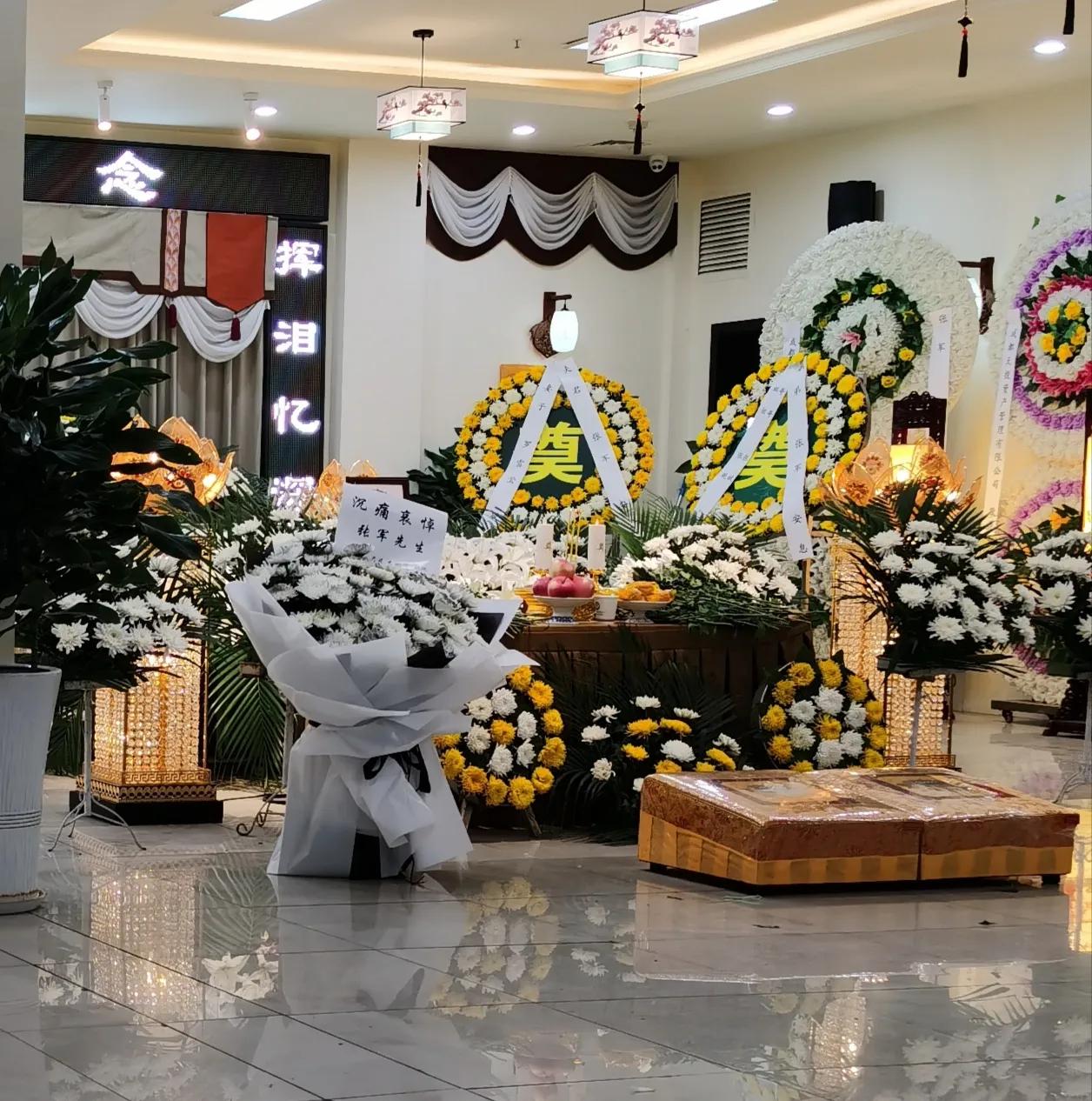 追忆同学旧情诗句,追忆同学情的七律诗