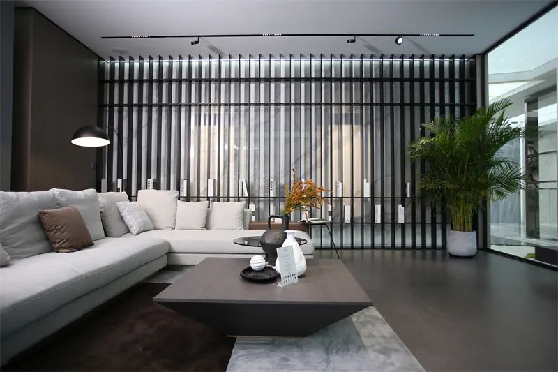 冠军的父母看到孩子夺冠,冠军的家庭