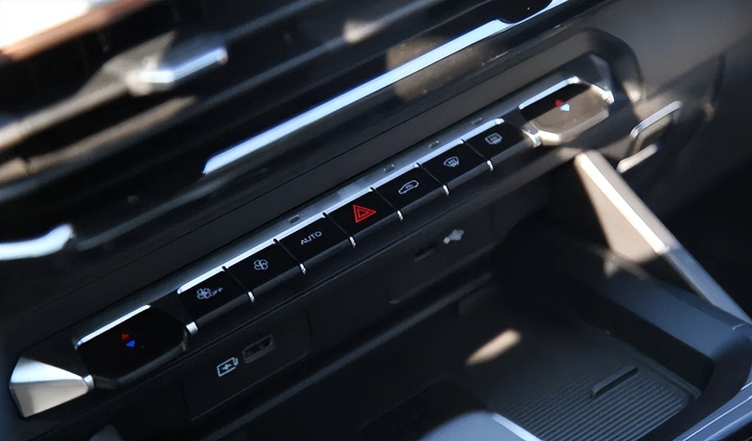 睿蓝纯电七座suv,睿蓝9七座纯电suv