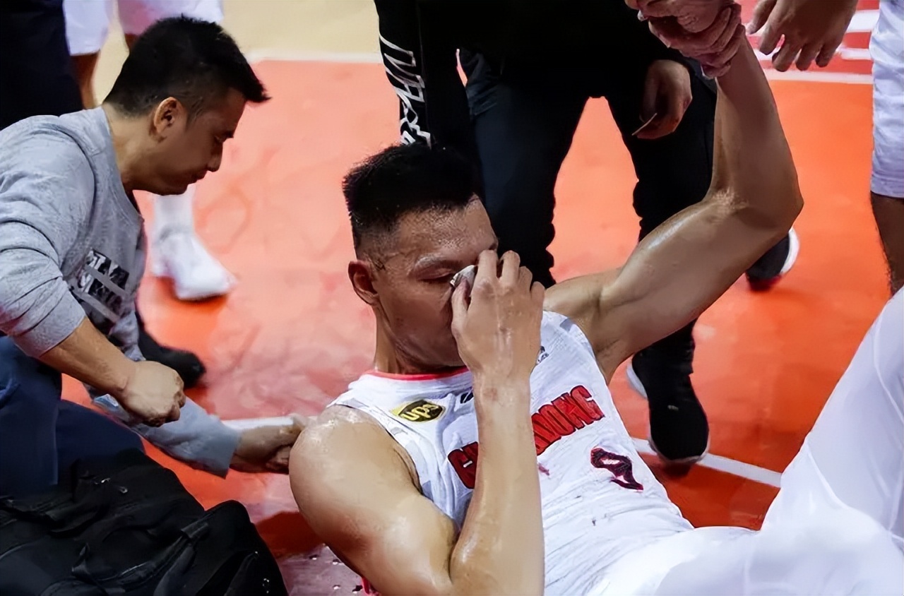 易建联妻子荆灵身高,易建联荆灵几几年结婚