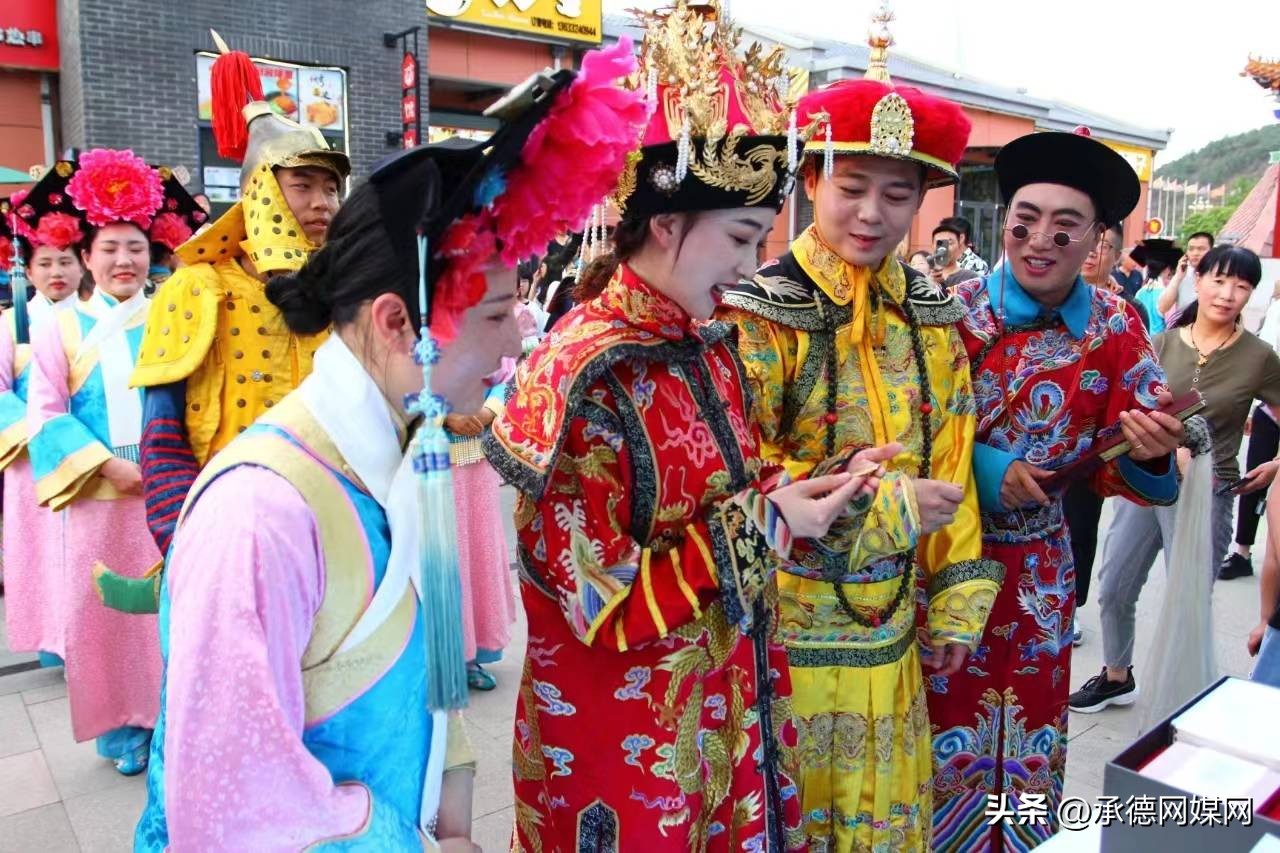 承德双滦:一条街点亮一座城“元宝街奇妙游”打造文旅新场景