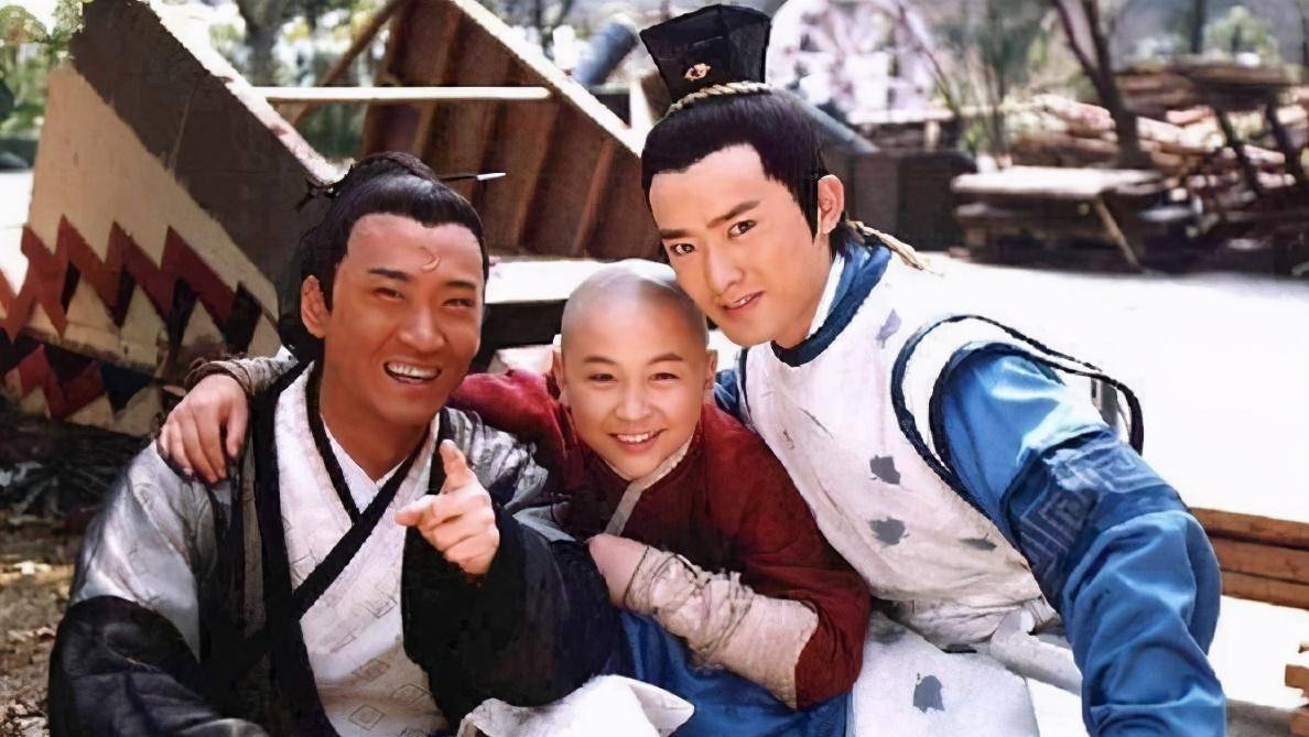 难以超越的13个经典角色,新旧对比15位毁经典的辣眼睛角色