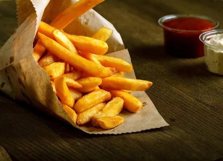 美国菜汉堡,吃炸鸡汉堡和薯条美国