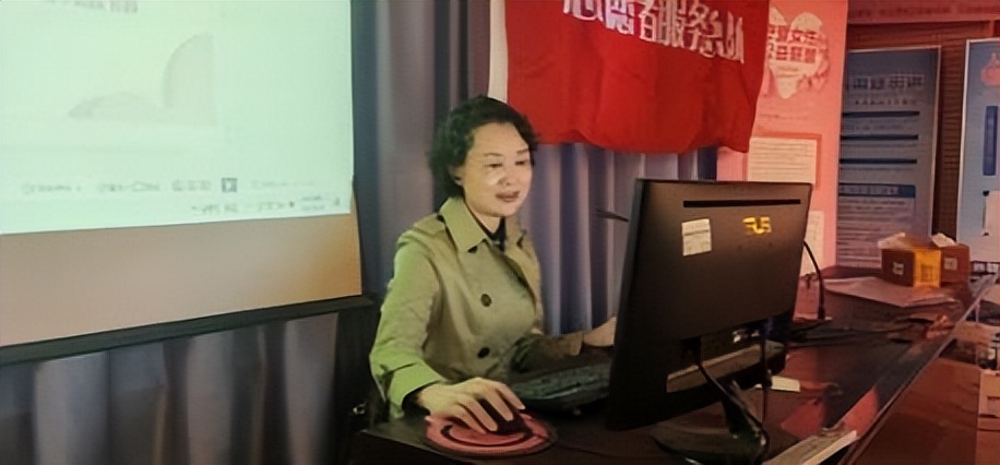 “守望相助，我的权益我做主”巾帼同心护万家行动走进白云亭社区