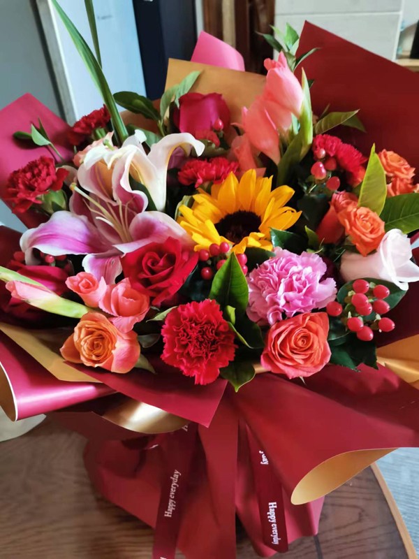 陶乐家养老丨共庆陶乐八周年，一碗生日面，情长岁安康