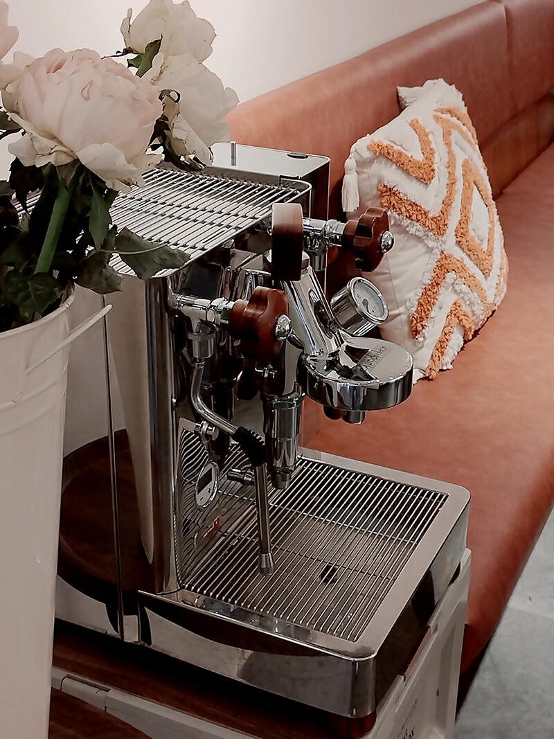 续航可达100公里的电池,华为巨鲸电池52度能续航多少公里