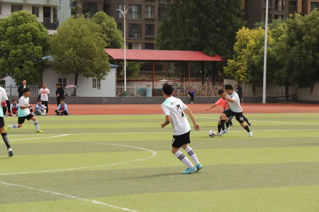 邓州市2021中小学足球比赛,汉滨区奔跑吧少年中小学足球比赛