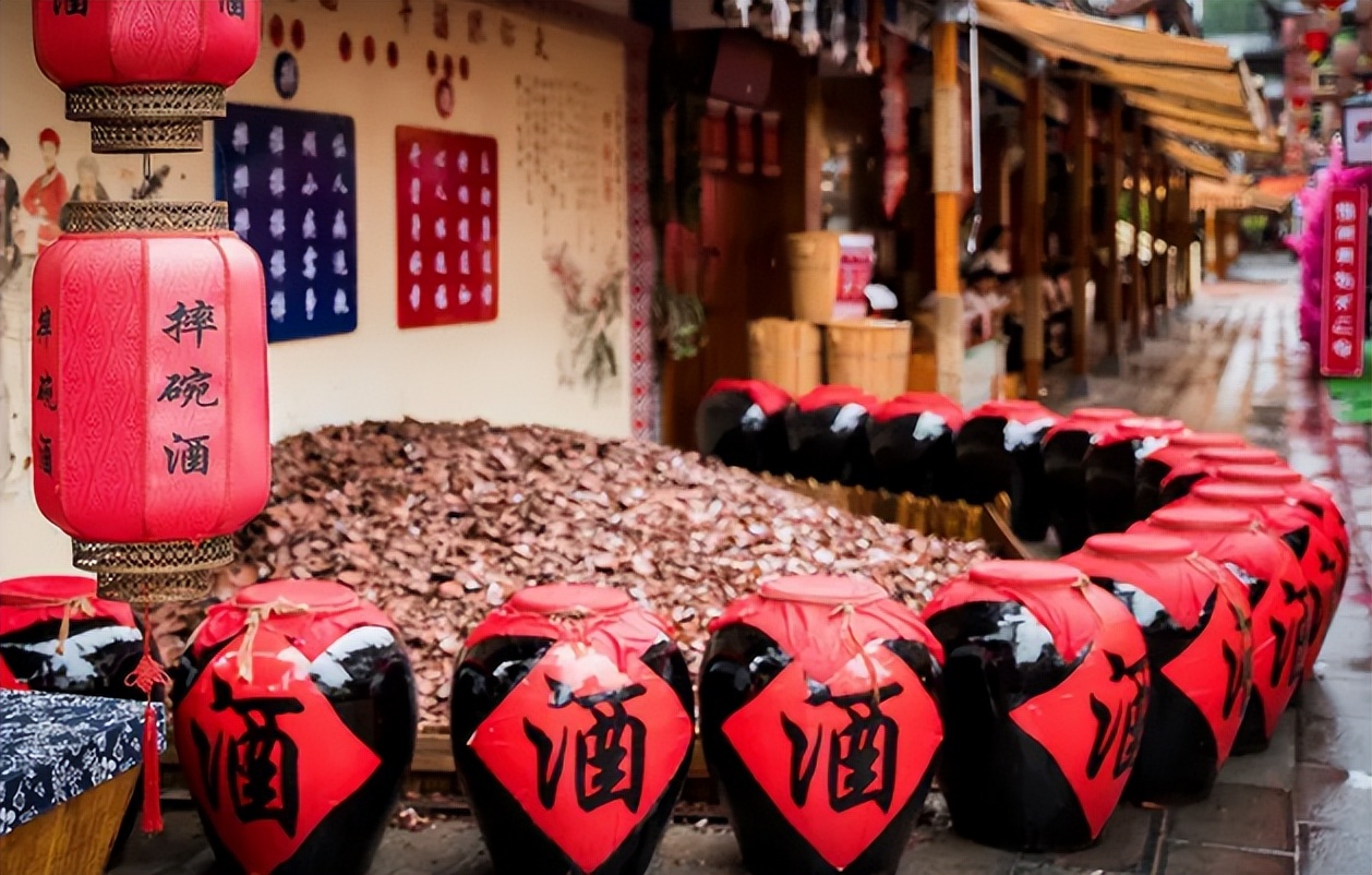 酒桌上不能出现的白酒,酒桌上常见白酒怎么喝