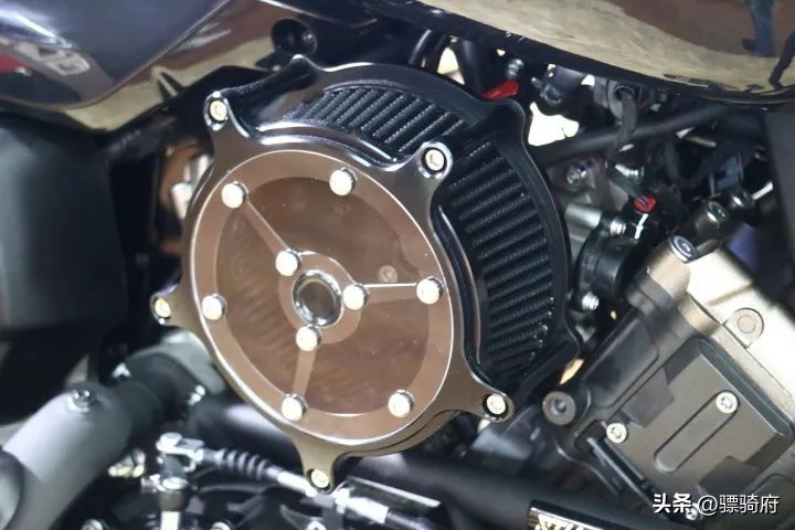 王野200摩托车官方价,motofino小马300落地价