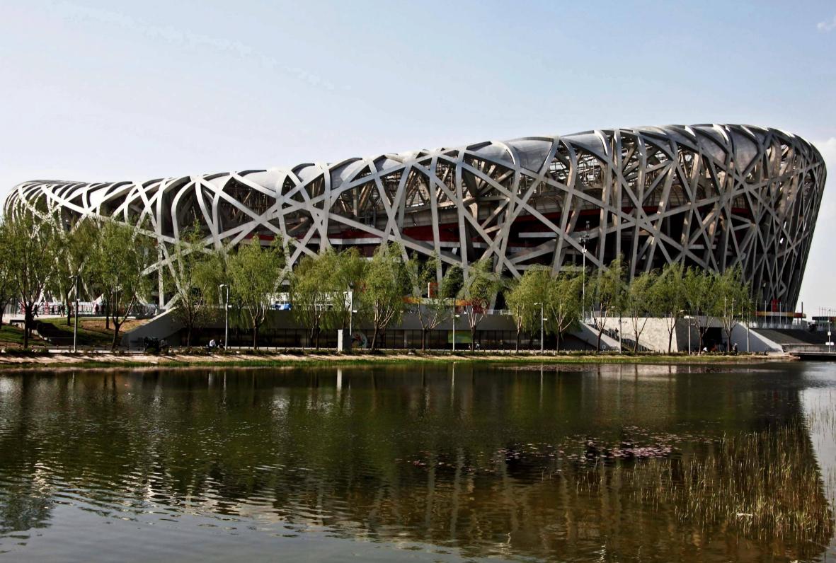 引起热议耗资34亿建造的鸟巢,耗费1.18亿打造的鸟巢