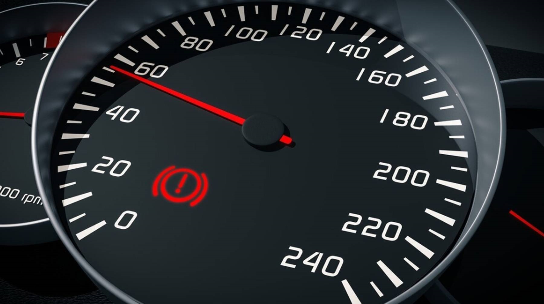 车上亮的八种灯请注意停车,车上这几种灯亮起赶紧停车检查