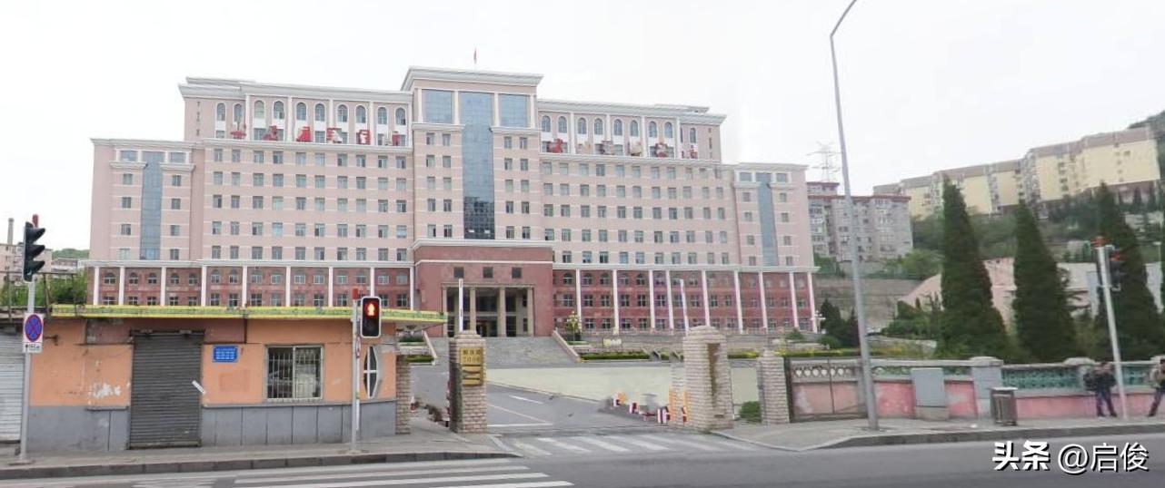 大连日本学校解放前,大连建立最早小学