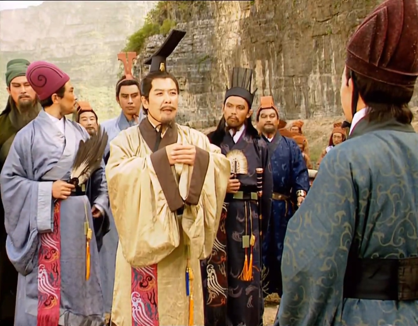 刘备为何烧死50万官兵,刘备七十万大军被烧得还剩多少