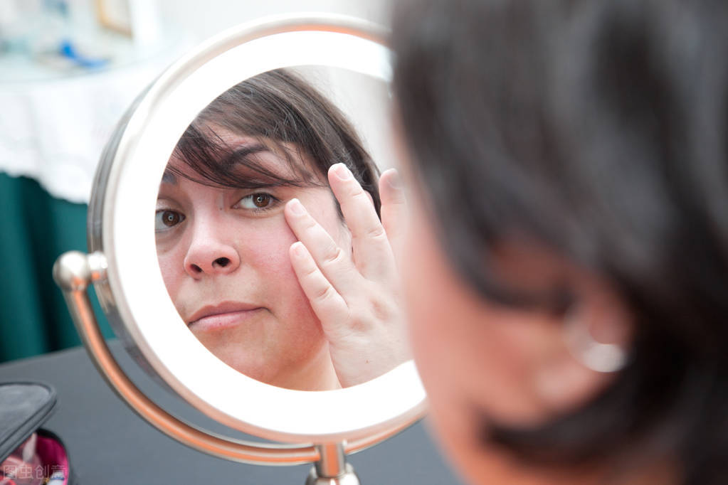 拔火罐吸出来的瘀血是毒素吗,拔完火罐后背上吸出来的瘀血