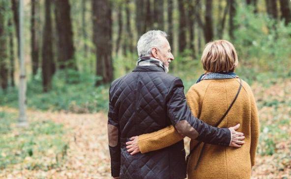 一个女人没有了子宫会怎么样,一个女人没有子宫没有卵巢会怎样