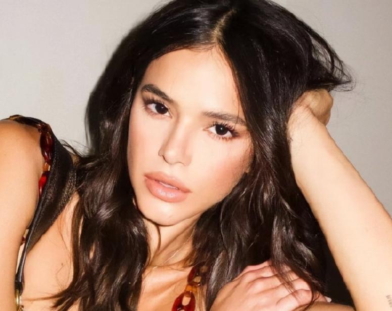 巴西第一深情女友照片,内马尔两任女朋友照片