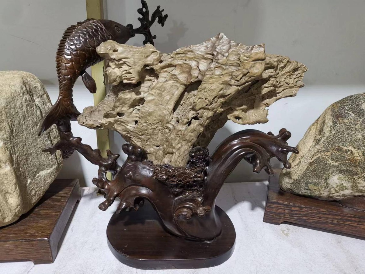 挑选奇石认真负责,观赏奇石交易市场哪里最好