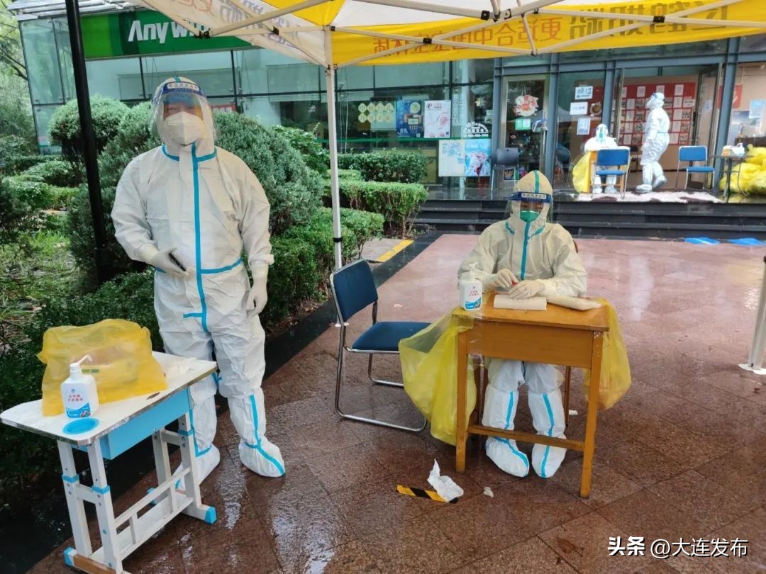 首个风暴潮海浪双红警报发布,风暴潮和海浪警报发布