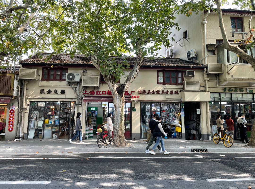 梧桐区的五金店，都是长久又顽强的存在