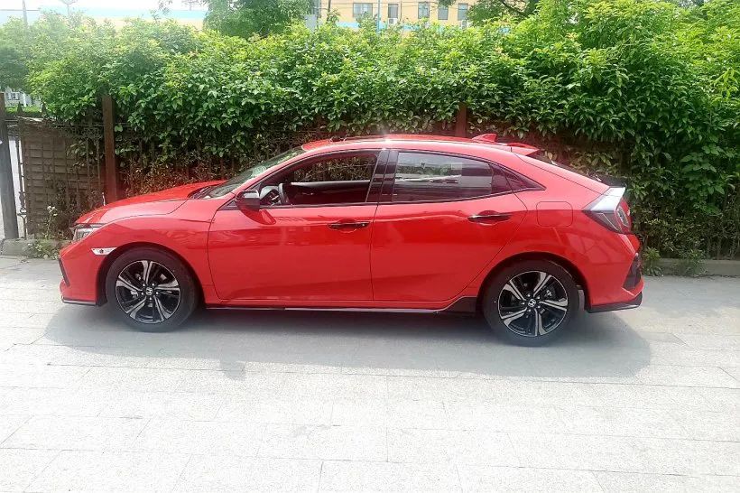 十代思域两厢版改装最好看 (十代思域两厢版深度测评)