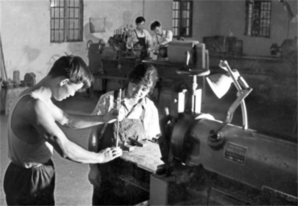 吴仁宝讲述华西村,华西村吴仁宝艰苦朴素