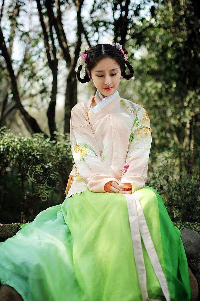 五十六个民族之柯尔克孜族服饰,五十六个民族服饰合集满族