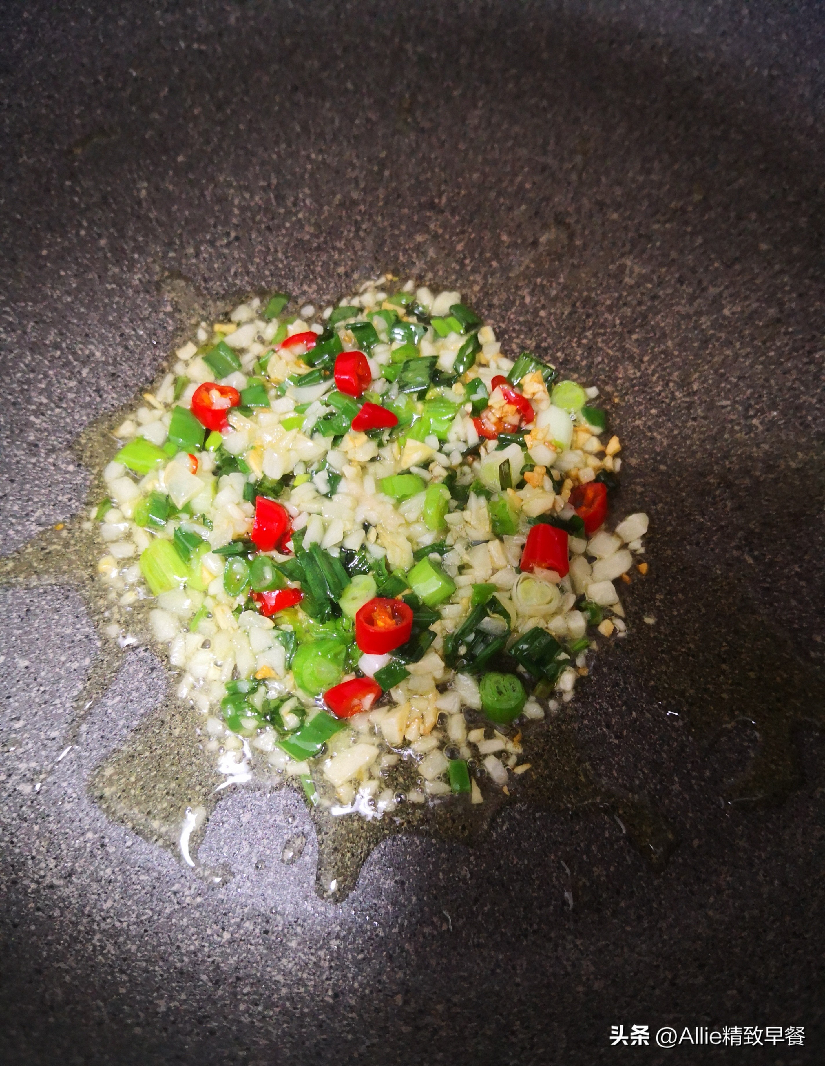 天气热不想吃肉想吃点清淡的,凉拌莜面详细做法