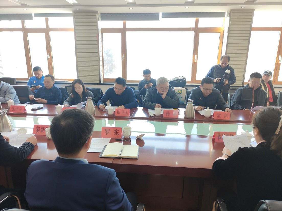 足球大咖聊什么,足球大佬聚集