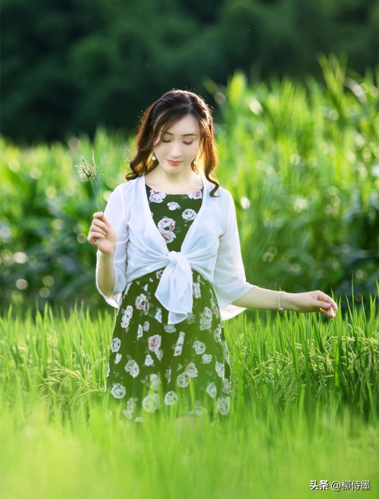 45岁如何拍照姿势好看,中年女性如何拍照最好看