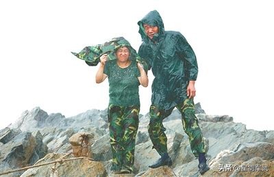 江苏夫妇驻守黄海孤岛32年,江苏夫妇守岛