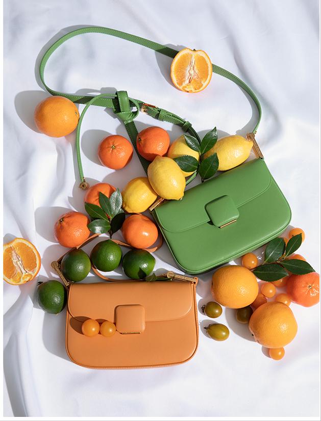 40到50岁女人适合背什么包包,40岁女性背什么牌子的包包