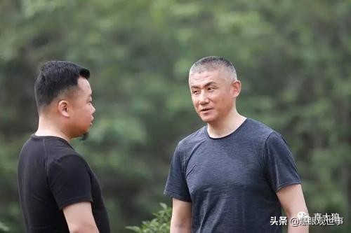 《侯海洋基层风云》无奈的巴山政府办主任杨春