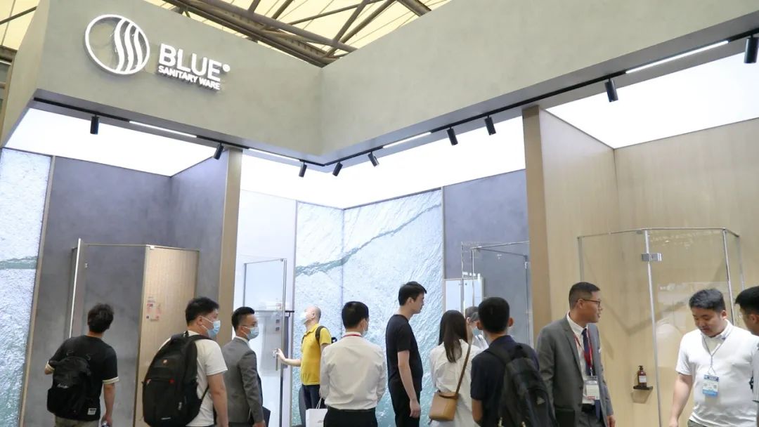 理想卫浴蓝色卫浴首次同台亮相上海厨卫展丨成为众人聚焦中心