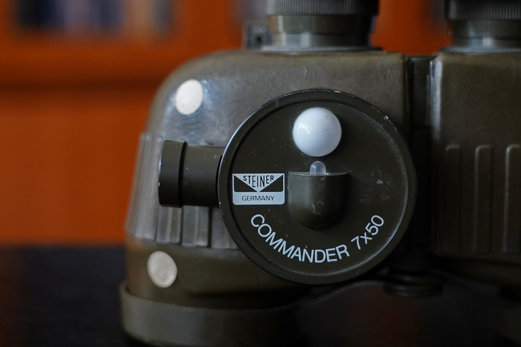 一树梨花压海棠:是*用军**望远镜好?还是名牌望远镜好?