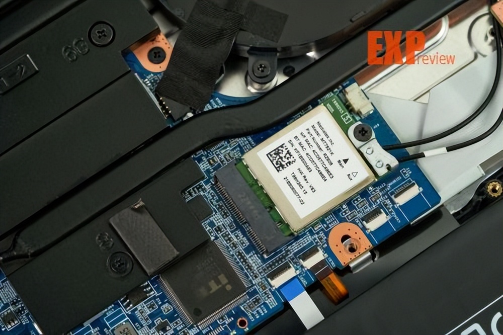 机械革命蛟龙16k4060对比神舟z8d6,机械革命蛟龙16k极光pro旷世g16