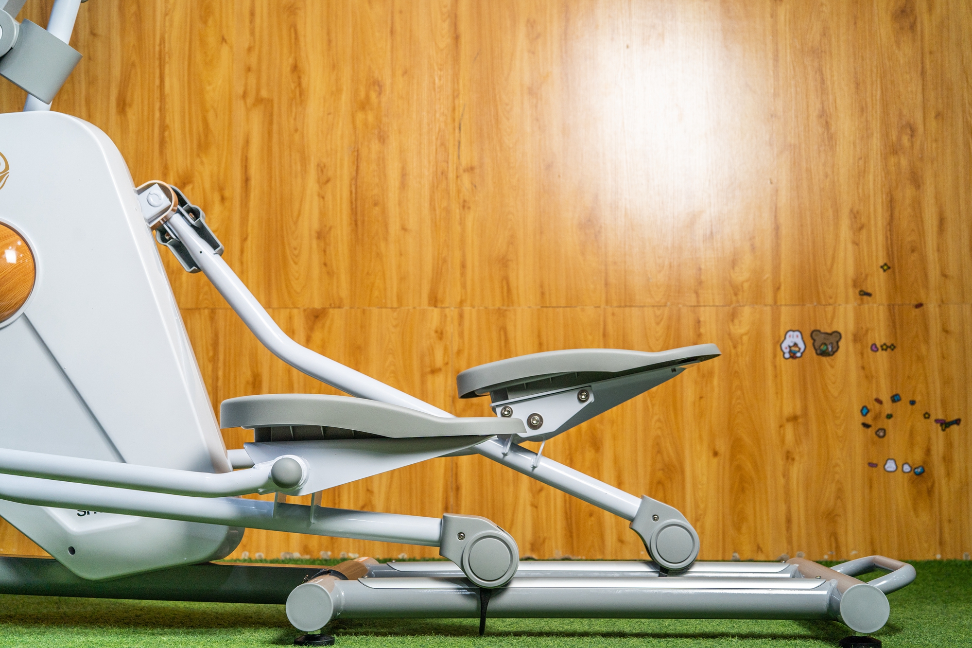 椭圆机相对跑步机的好处,椭圆机跑步机运动效果一样吗