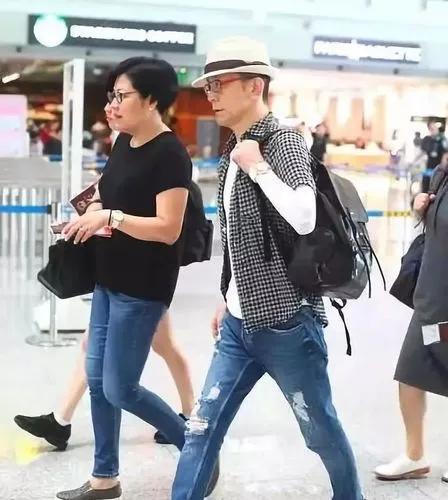 哈文李咏最后时刻,哈文短发与李咏合影