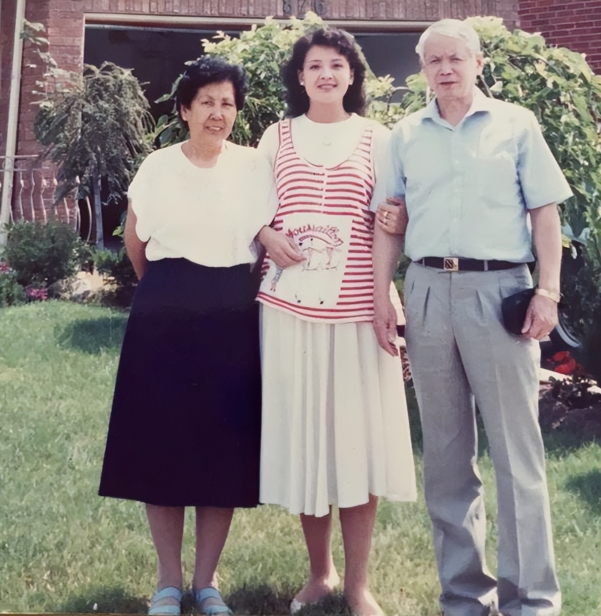 帮汪小菲打赢名画的律师团队,汪小菲给大s剥虾被张雨绮怒怼