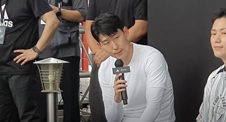 「吐槽大会」C罗离家第三话：接班梅西，复兴巴萨