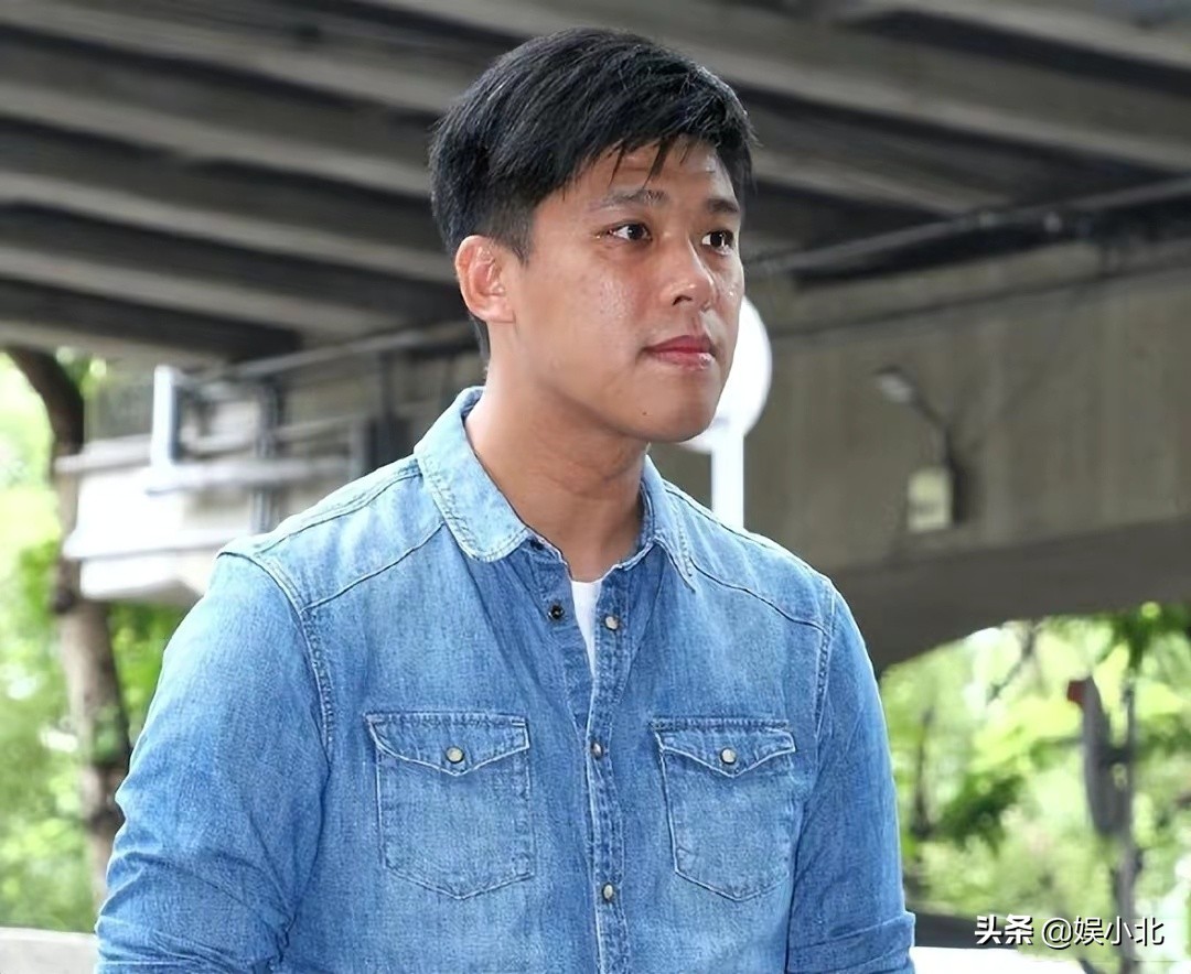 *窥偷**别人隐私，怎么就成了正义的化身，周杰伦的话都忘了吗？