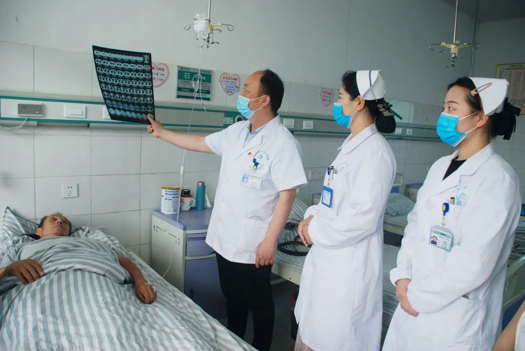 基层卫生监督员先进事迹,基层医生健康守门人