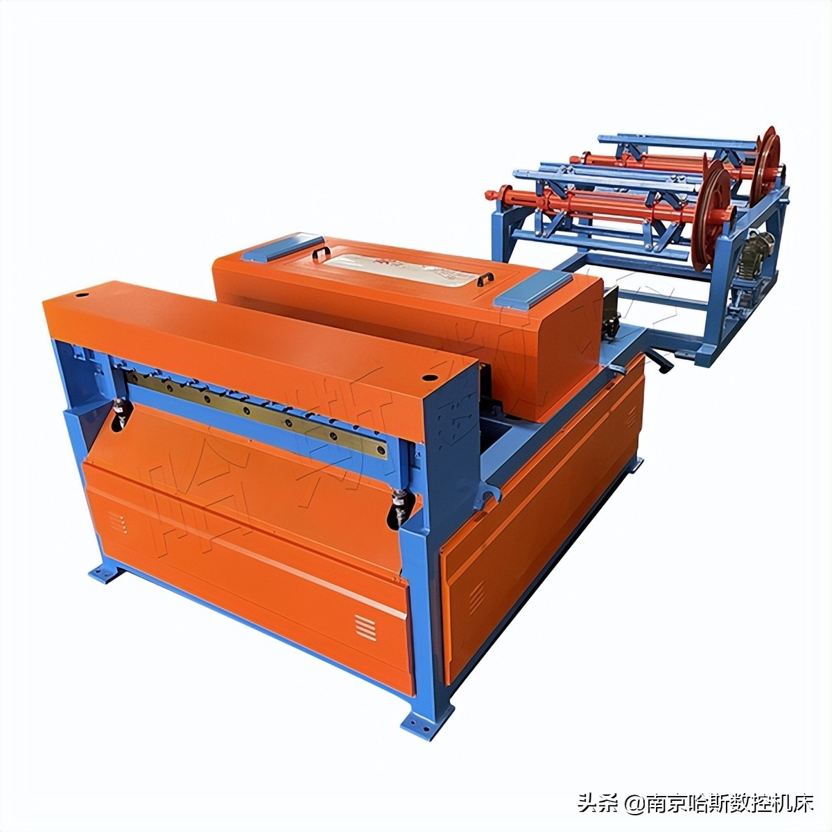 城市太阳能灯设备,4.5米灯杆生产全流程