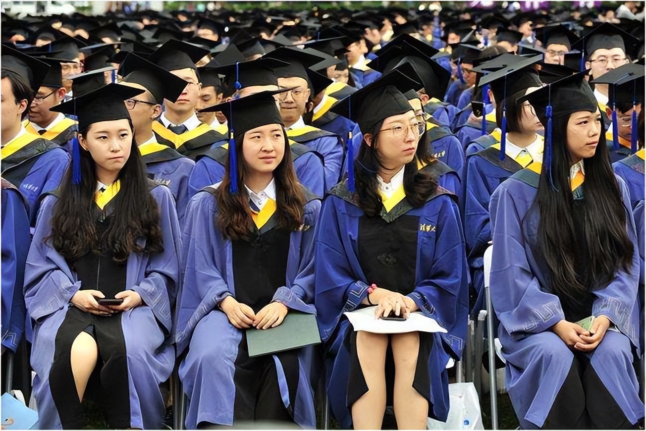 大学生工资等级排名，8成以上毕业生拿着偏低的工资，你哪一等级