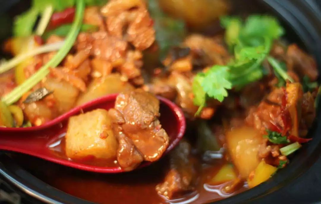 中国吃羊的视频,中国饮食行业三巨头