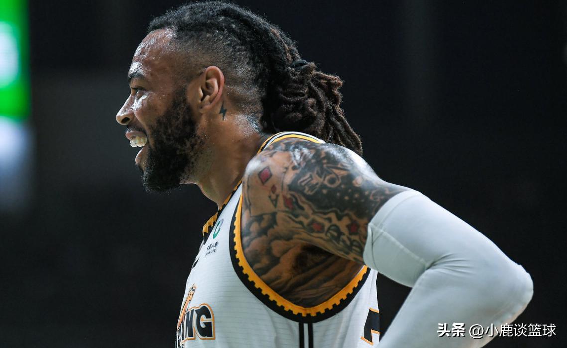 辽宁男篮顶薪续约当红国手,辽宁男篮顶薪续约郭艾伦