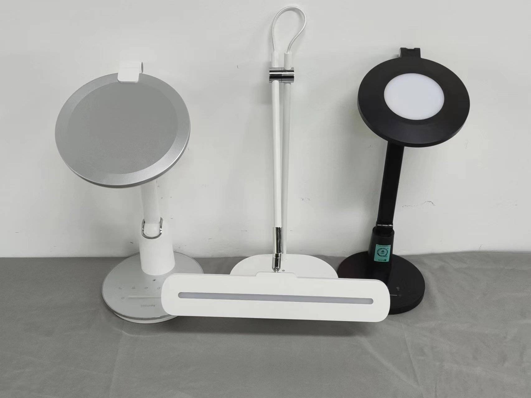 欧普雷士飞利浦护眼台灯对比,台灯飞利浦欧普雷士