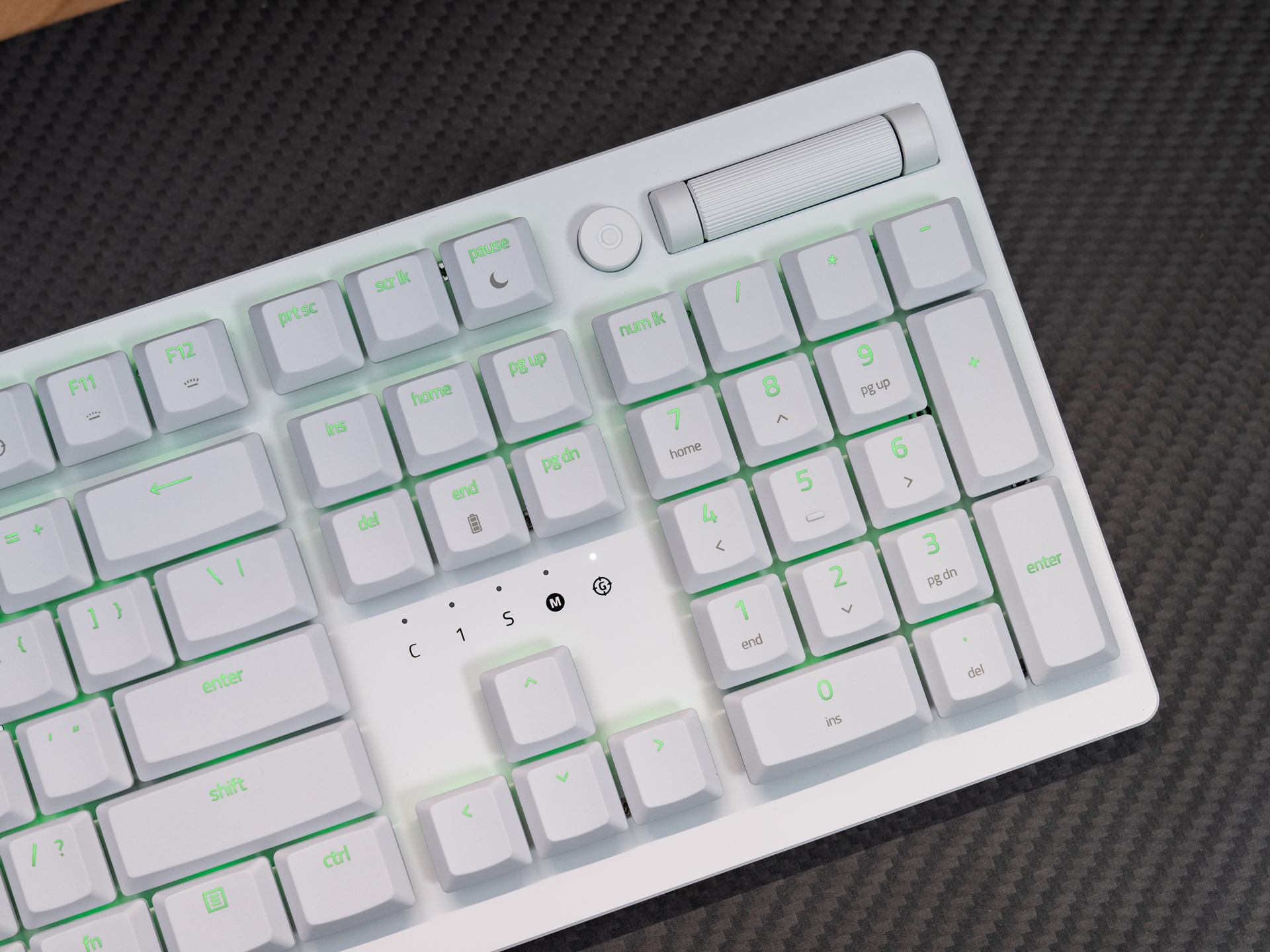 razer闆疯泧鍣瓊閲戣潕v2璇勬祴,鏈烘闆疯泧閿洏