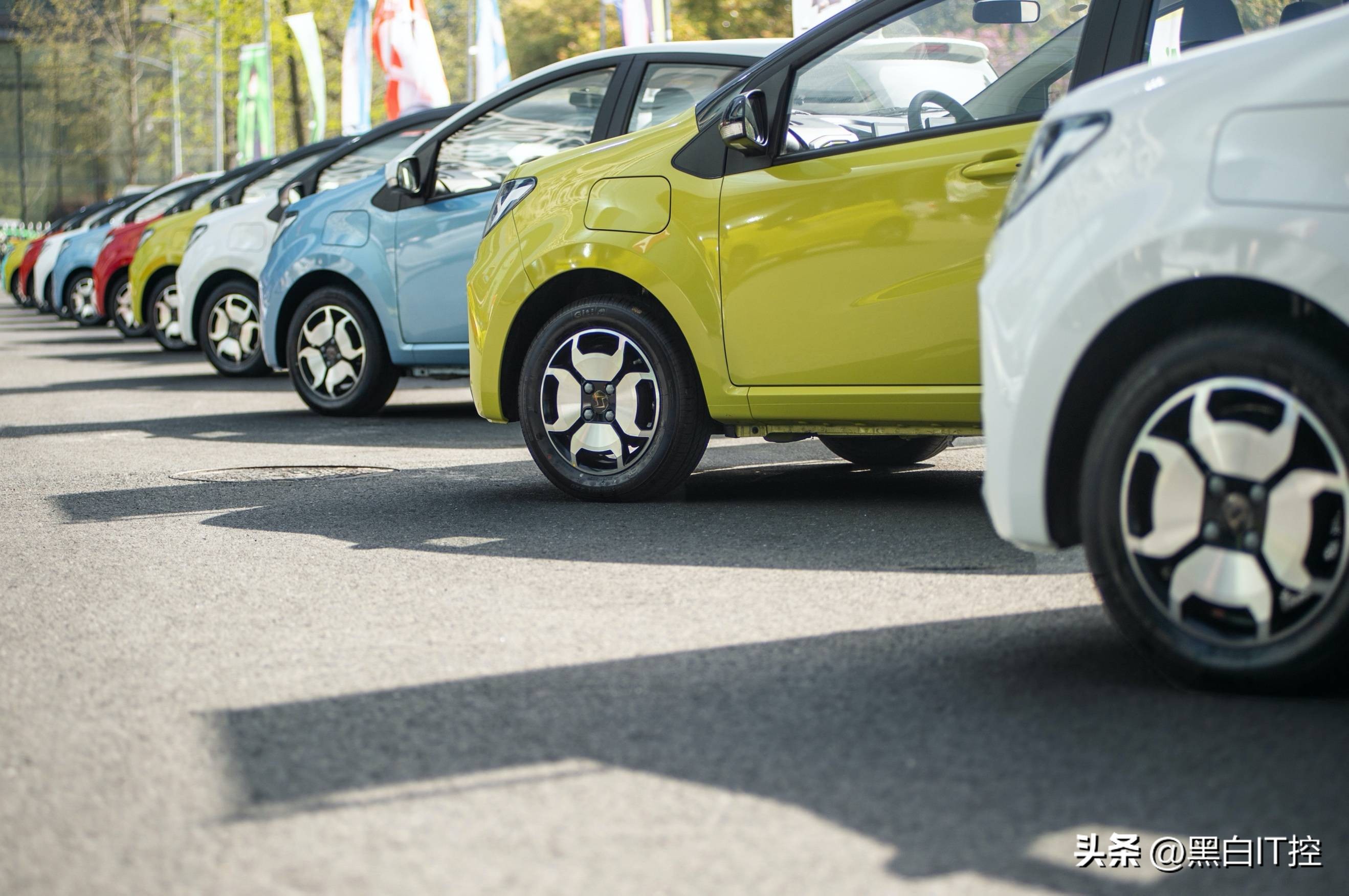 一年亏损144亿：蔚来的惨淡，折射出造车新势力的现状