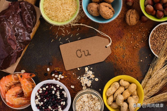 天生颈纹深的原因,颈纹特别深的女人