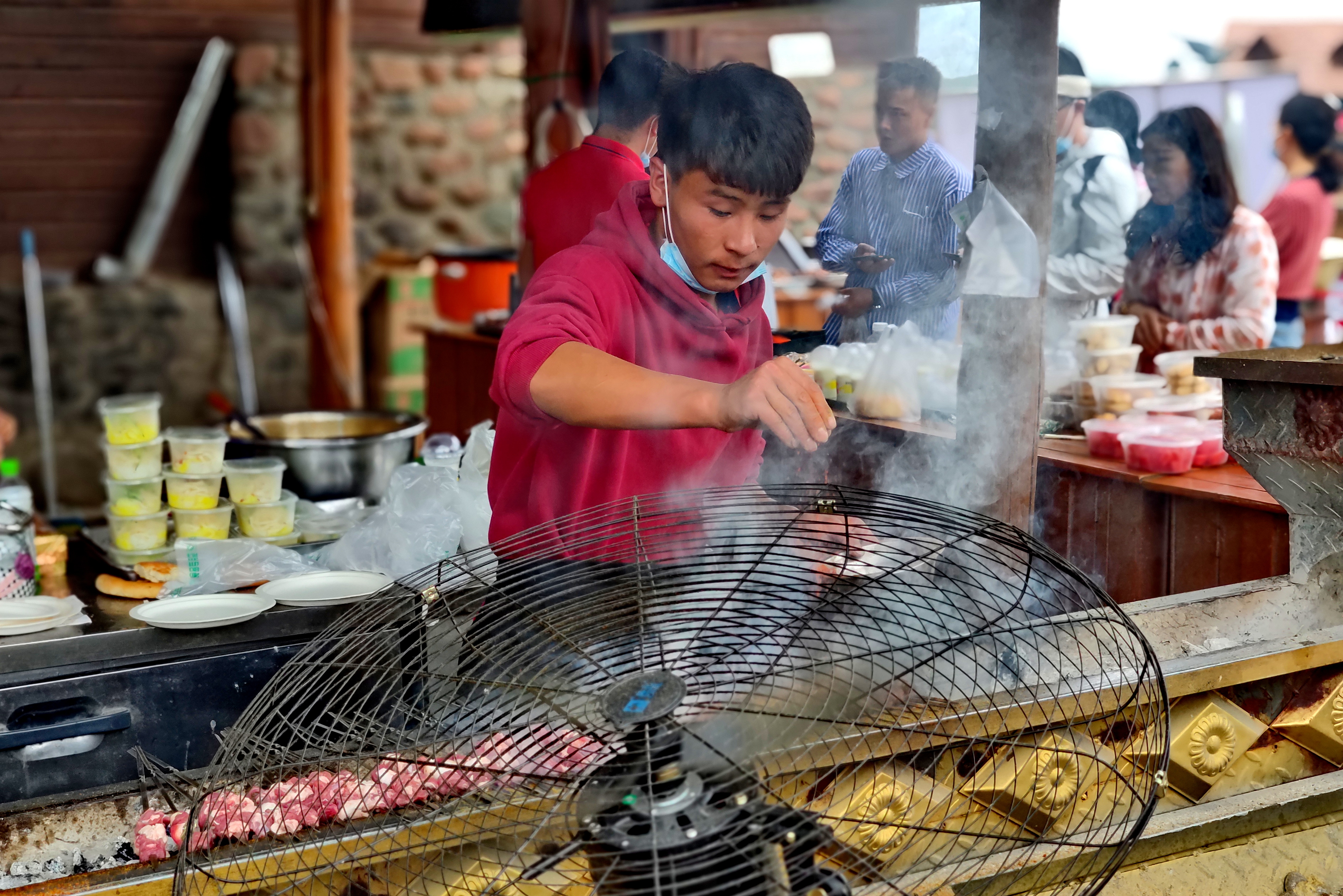 伊犁那拉提草原玩的有啥,伊犁那拉提草原是几级旅游景点